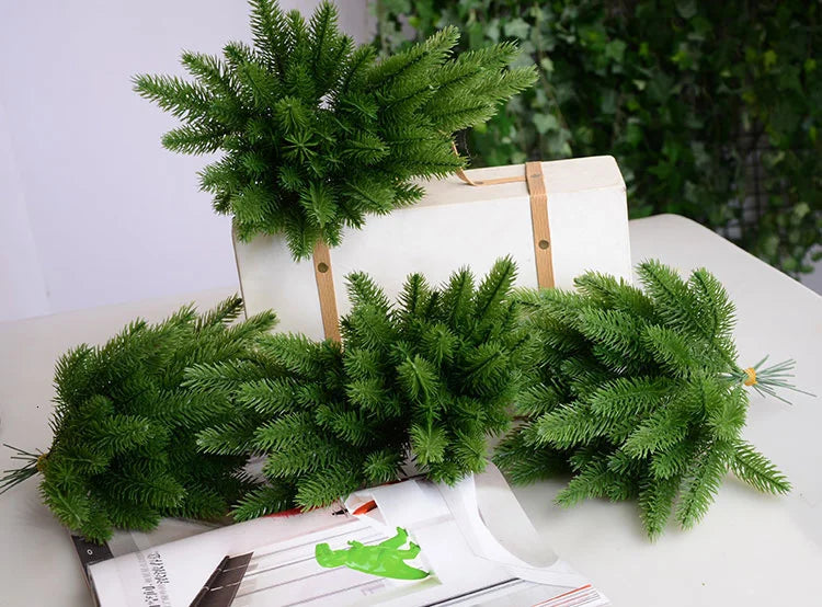 Christmas Decor - Artificial Flowers & Greenery, Gift Decor - Decorative Wreath for Home & Holiday