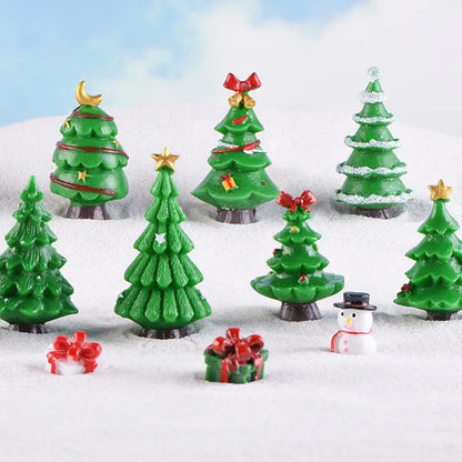 Mini Christmas Tree Couple Figurines